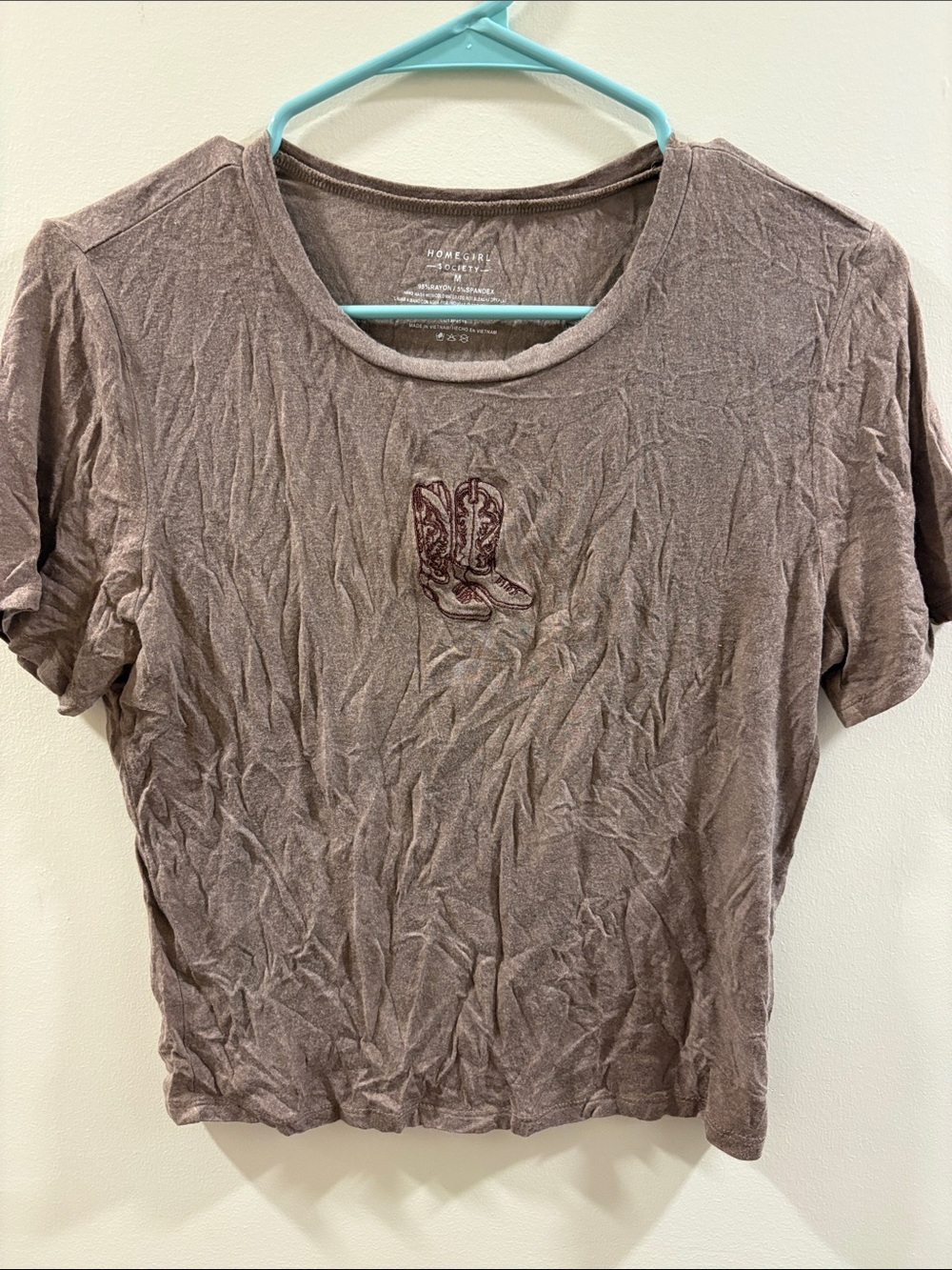 Women’s Short-Sleeve Graphic Tee in Taupe with Cowboy Boot